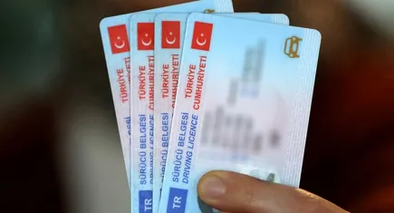 Eski tip ehliyetlerin yenilenmesinde son gün 31 Ekim: Ücret 15 TL’den 7 bin TL’ye çıkacak