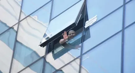 Kanser tedavisi gören 6 Yaşındaki Erhan Bolat’tan acı haber: İzmirliler Erhan için binlerce balonu gökyüzüne bırakmıştı