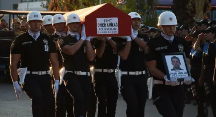 Şehit Polis Memuru Ömer Amilağ için İzmir’de tören düzenlendi 
