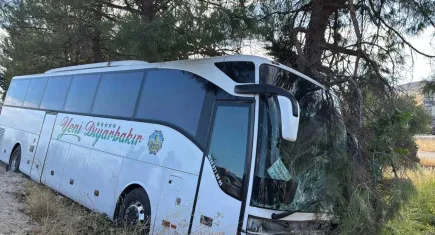 Yolcu otobüsü ile otomobil çarpıştı: 4 kişi can verdi!