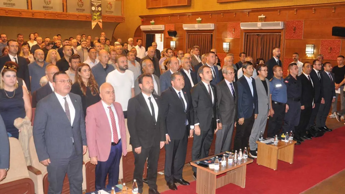 Bayındır’da iklim değişikliği ve su yönetimi paneli yapıldı haberinin görseli
