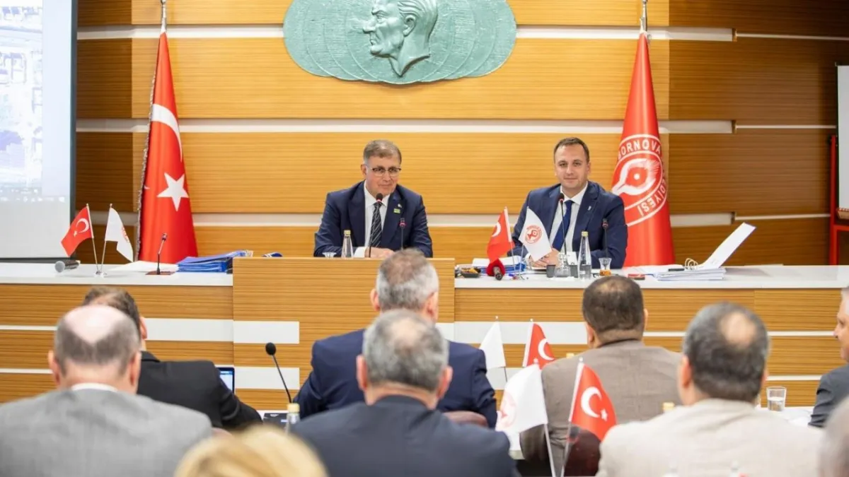 Cemil Tugay’dan İzmir’e kentsel dönüşüm mesajı: “Cesur ve güçlü adımlar atacağız” haberinin görseli