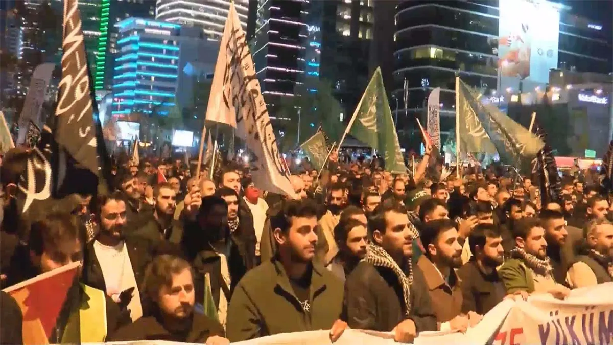 İsrail’in Sumud Filosu’na müdahalesine tepki: ABD ve İsrail Konsoloslukları önünde protesto haberinin görseli