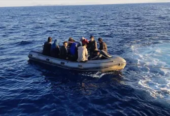 İzmir açıklarında 31 göçmen kurtarıldı