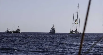 Sumud Filosu yüksek riskli bölgede: 12 İsrail savaş gemisi  müdahale hazırlığında