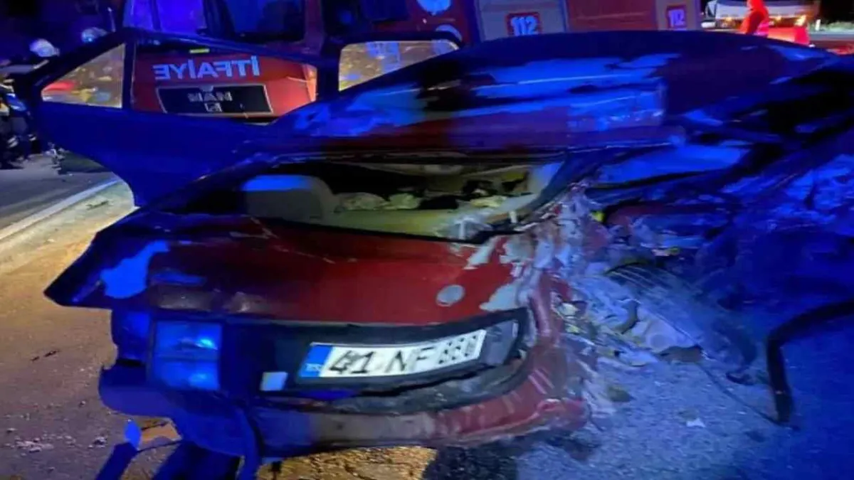 AK Partili vekil ile il başkanının bulunduğu araç kazaya karıştı: 1 ölü, 2 yaralı haberinin görseli
