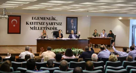 Mecliste Efes Otoparkı tepkisi: “Bu topraklar lime lime elimizden alınıyor”