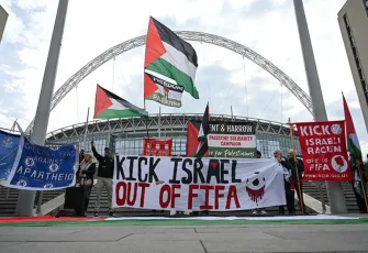 Wembley’de ‘İsrail’i FIFA’dan atın’ sloganları