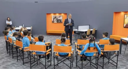 Cemil Tugay’dan miniklere sürpriz: İlber Ortaylı Kütüphanesi’nde hikaye okudu