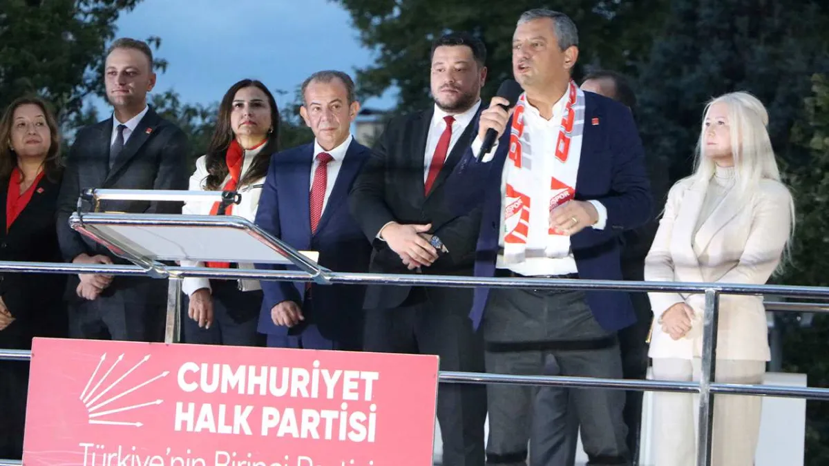 CHP lideri Özgür Özel: Meşruiyet okyanus ötesinden değil, milletten alınır haberinin görseli