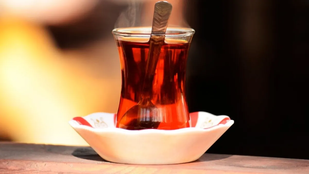 Dünyaca ünlü çay markası Rize’deki çay fabrikalarını devrediyor, Sakarya’ya dev yatırım ile geliyor! haberinin görseli