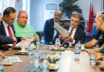 İzmir’in ayakkabı merkezi Işıkkent’te Başkan Tugay esnafla buluştu