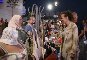 Karşıyaka’da yazın renkli buluşması: El emeği gece pazarı final yaptı