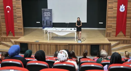 Konak’ta anneler uzmanından çocuk hastalıkları için özel eğitim aldı