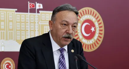 Tacettin Bayır’dan CHP’ye ‘aday belirleme’ yöntemi eleştirisi: Şenol Aslanoğlu’nun adaylığına karşı değilim ama…