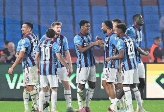Trabzonspor 3 puanı 4 golle aldı 