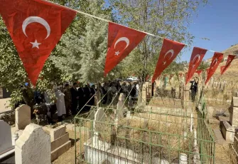 32 senedir aynı acı: Mardin'de PKK'nın saldırısında şehit olan 8'i çocuk 26 kişi anıldı