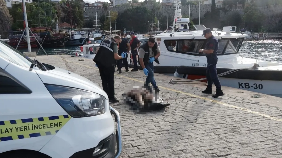 Antalya falezlerinde korkunç keşif: Şnorkelli adamın cansız bedeni bulundu haberinin görseli
