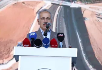 Bakan Uraloğlu’ndan Kaman’a mesaj: “Her yol, cevizini ve kültürünü dünyaya taşıyan bir bağdır”