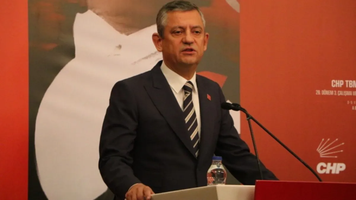 CHP Genel Başkanı Özgür Özel: “Anketlerde birinciyiz, ama asıl gücümüz sokakta” haberinin görseli