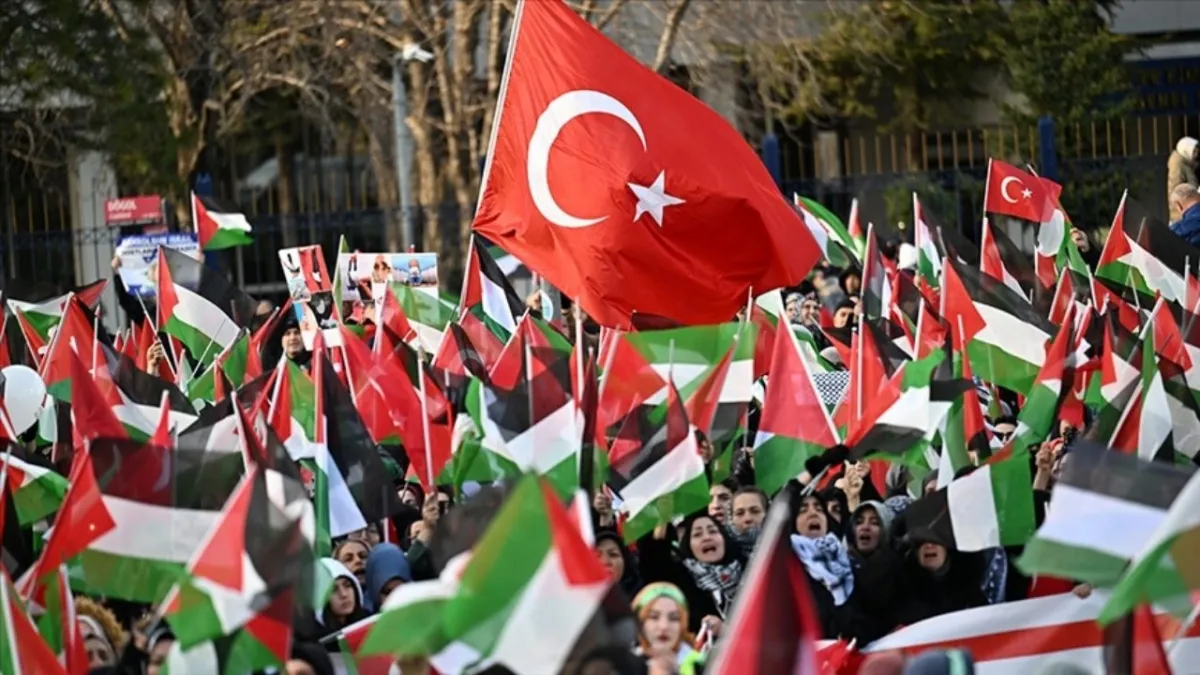 Gazze İçin Ankara’da büyük yürüyüş: İnsanlık dramına sessiz kalmayın haberinin görseli