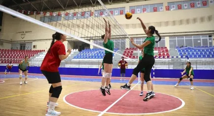 Hakkari kadın voleybolunda 1. lig hayali: Genç sporcularla yeni sezona hazırlık