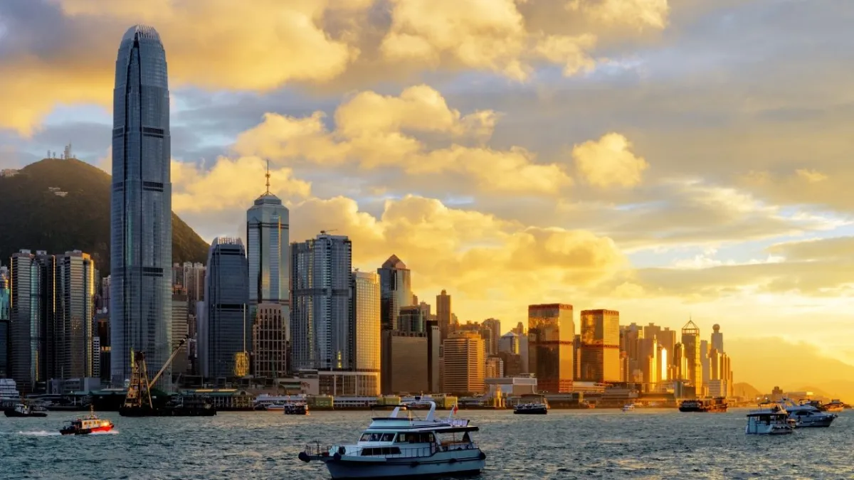 Hong Kong’da Matmo Tayfunu alarmı! Okullar tatil, rüzgar hızı 62 km/saat haberinin görseli
