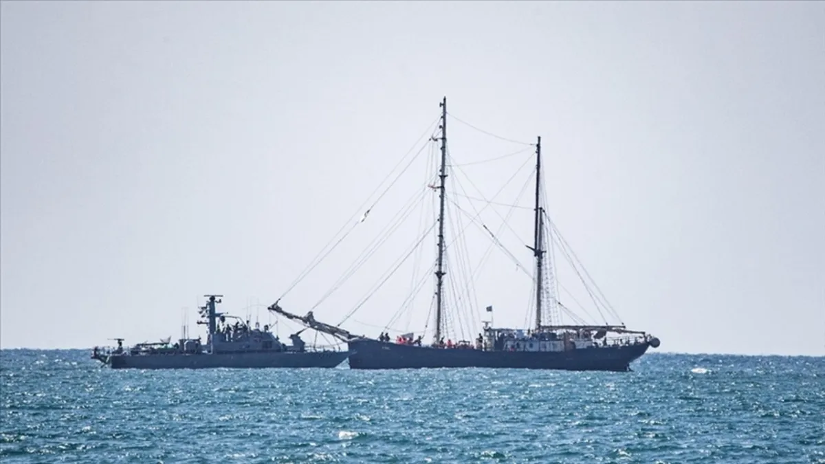 İsrail’de Alıkonulan 4 Fransız Milletvekili açlık grevine başladı: Küresel Sumud Filosu krizi derinleşiyor haberinin görseli