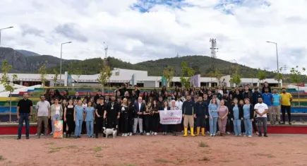İzmir Büyükşehir Belediyesi’nden öğrencilere hayvan bakımı eğitimi