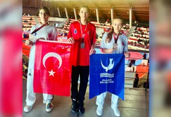 Aliağalı sporcular Tiran’da mücadele etti: 3 madalyayla döndüler! 