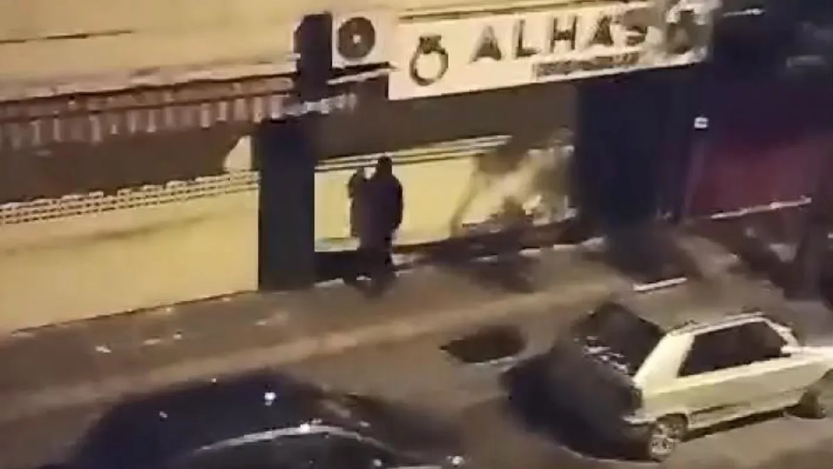 İstanbul’da maskeli soyguncular kuyumcuyu soydu haberinin görseli