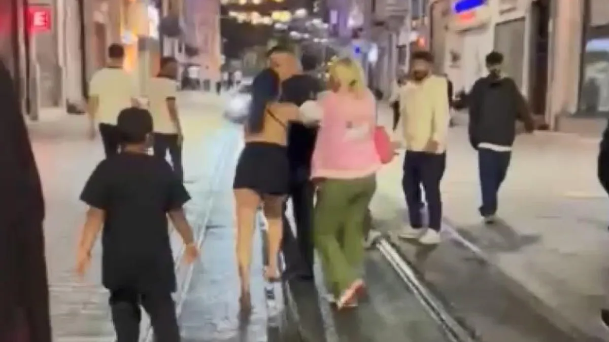 İstiklal Caddesi’nde peş peşe olay: Tartıştığı kişiye kemerle saldırdı haberinin görseli