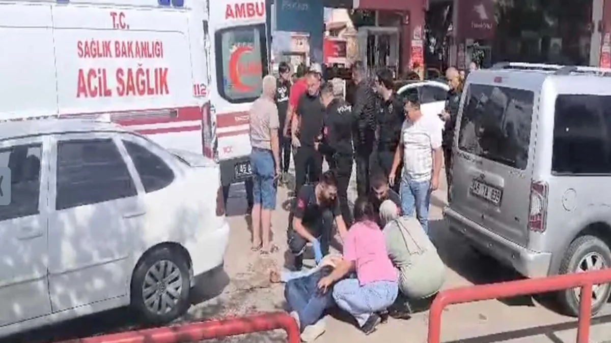 Manisa&#039;da bıçaklı saldırı:  Eski eşi ile onun yanındaki kişiyi bıçakladı! haberinin görseli