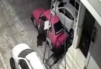 Otomobilden 20 bin liralık ses sistemini çaldı