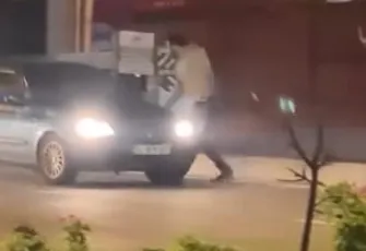 Yolun ortasında duran şüpheli, sürücülere ve vatandaşlara saldırdı