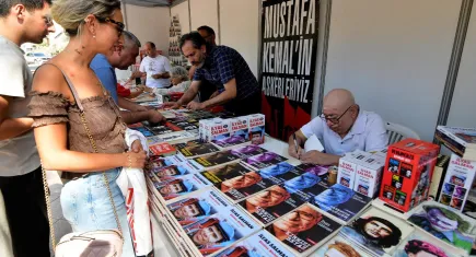 Bornova’da 6. Kitap Günleri üç önemli isimle final yaptı