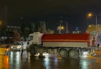 İzmir’de motosiklet vidanjörle çarpıştı: 1 ölü