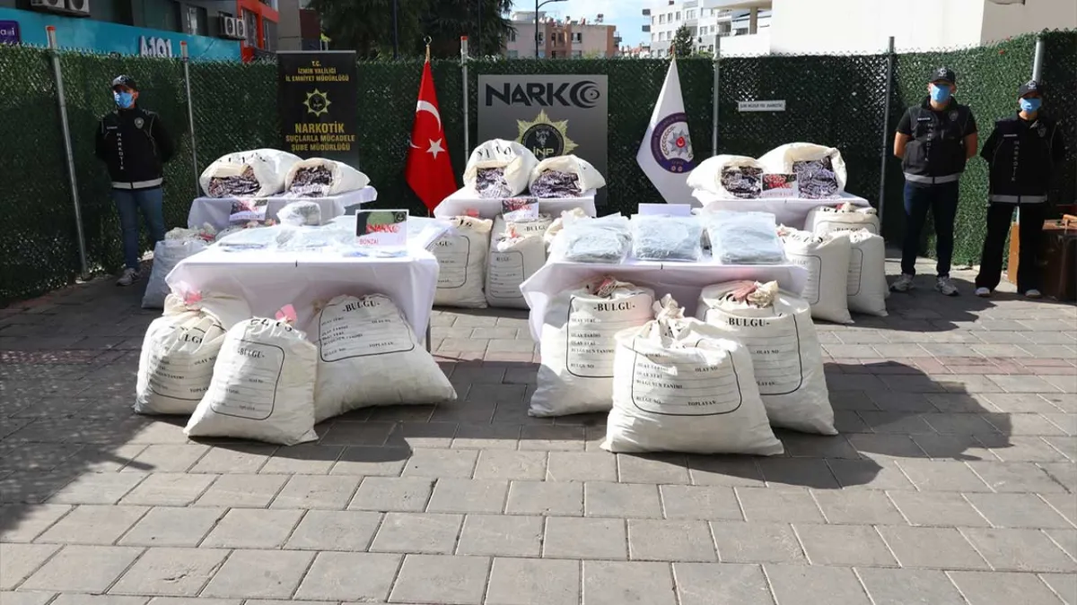 İzmir’de uyuşturucu operasyonunda 5 kişi tutuklandı haberinin görseli