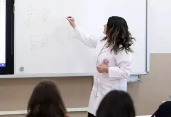 Kutlamadan çok hak arayışı: 5 Ekim Dünya Öğretmenler Günü