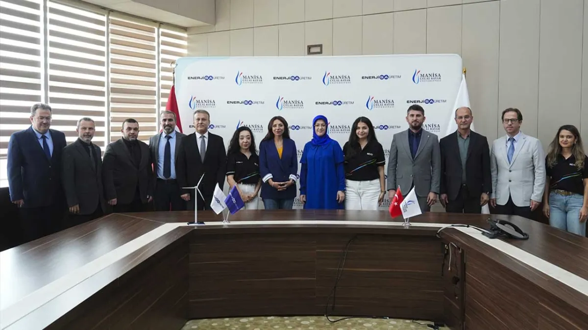 Manisa Celal Bayar Üniversitesinde çatı güneş enerjisi santrali projesi haberinin görseli