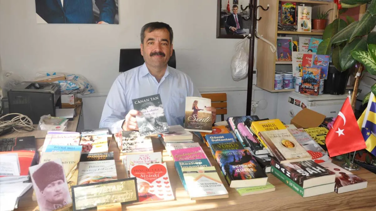 Ödemişli muhtar bürosunu kütüphaneye dönüştürdü haberinin görseli