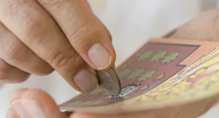 Piyangodan büyük ikramiyeyi vurdu: Az daha canından oluyordu