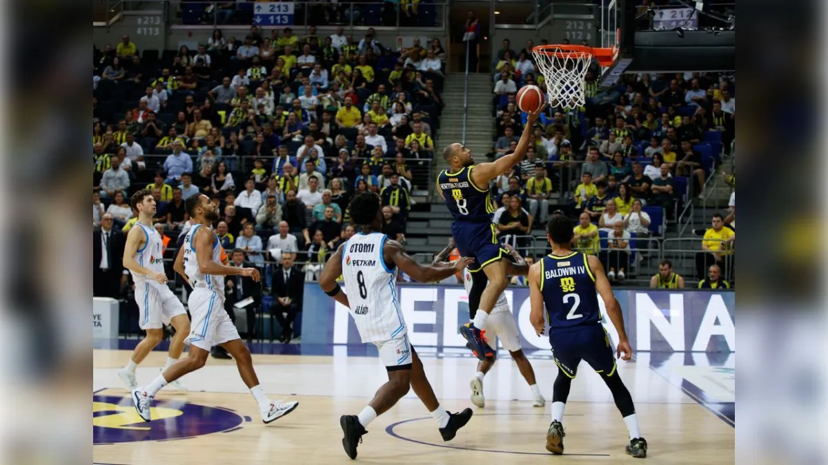 Aliağa Petkimspor, Fenerbahçe Beko’ya direnemedi haberinin görseli