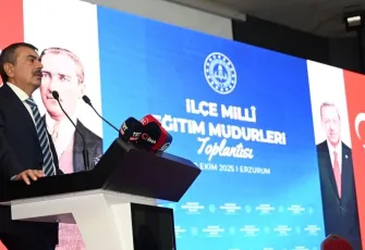 Bakan Tekin, öğretmen ve ilçe müdürleriyle buluştu: Başarı, uyum ve işbirliğiyle gelir
