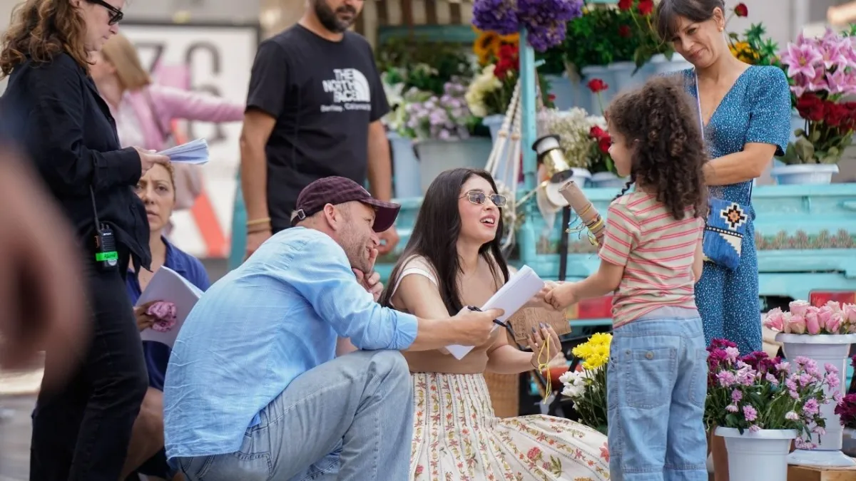 Cemre Baysel ve Murat Yıldırım’lı “Güller ve Günahlar” setinden neşeli anlar! haberinin görseli