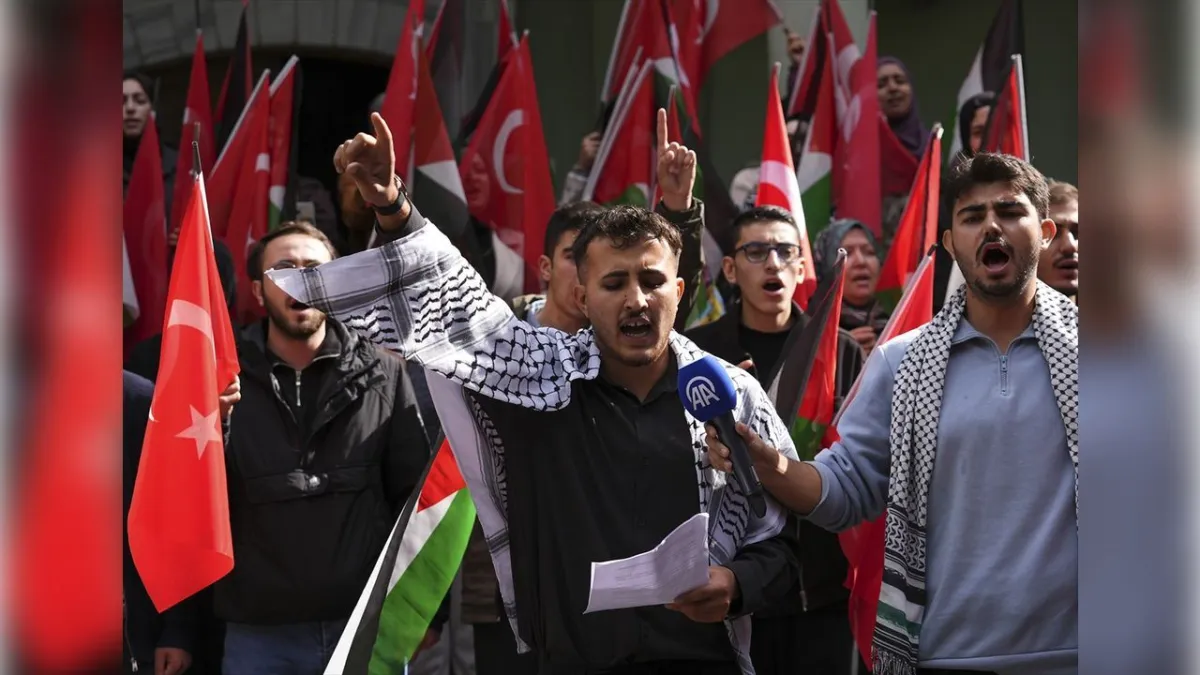 İzmir&#039;de öğrencilerden İsrail&#039;e karşı eylem haberinin görseli