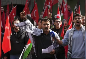 İzmir'de öğrencilerden İsrail'e karşı eylem