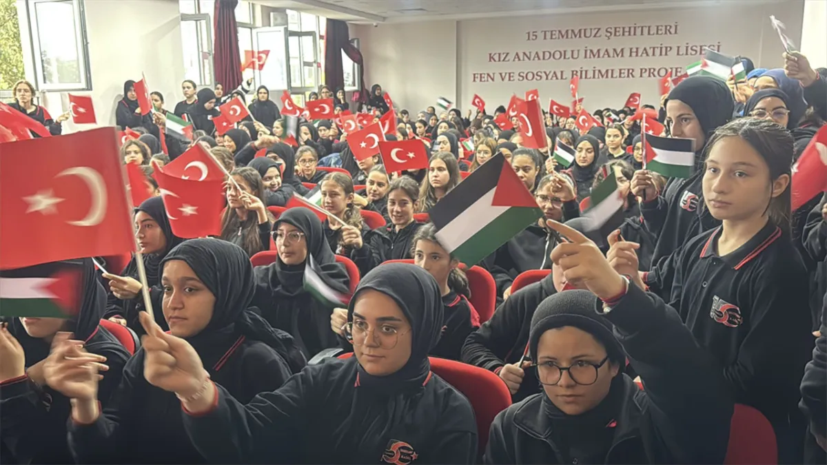 İzmirli öğrencilerden Filistin’e destek haberinin görseli