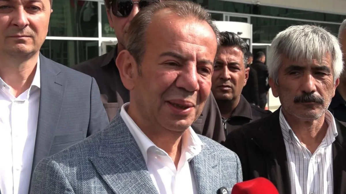 Tanju Özcan davasında yeni gelişme: Mahkeme savunmayı dinlemeden erteledi haberinin görseli