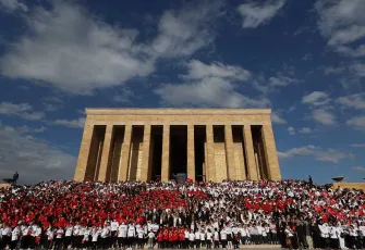 Türkiye LÖSEV’in çağrısına kulak verdi :100 bine yakın katılımcı Anıtkabir’e akın etti